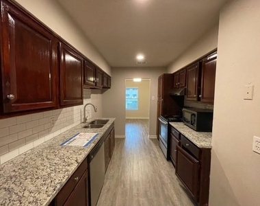 1017 Mullins Street - Photo Thumbnail 10
