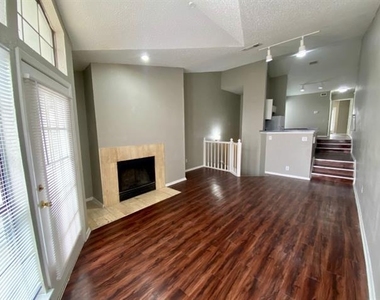 9823 Summerwood Circle - Photo Thumbnail 4