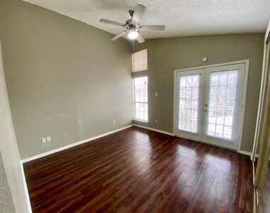 9823 Summerwood Circle - Photo Thumbnail 13