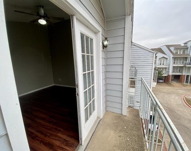 9823 Summerwood Circle - Photo Thumbnail 16