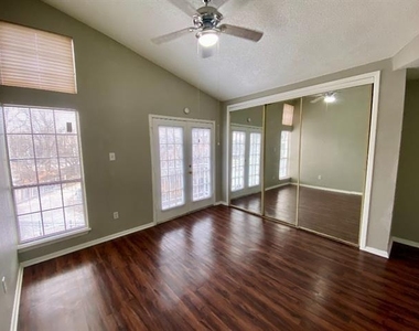 9823 Summerwood Circle - Photo Thumbnail 15