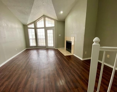 9823 Summerwood Circle - Photo Thumbnail 3