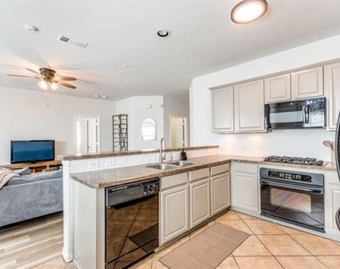 8421 Green Ash Drive - Photo Thumbnail 3