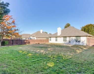 8421 Green Ash Drive - Photo Thumbnail 11