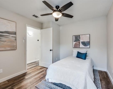 2100 Rainbow Drive - Photo Thumbnail 9