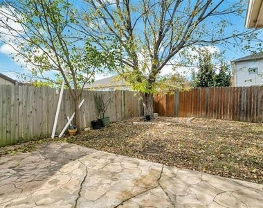 8105 Flowertree Drive - Photo Thumbnail 23