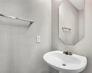 8105 Flowertree Drive - Photo Thumbnail 21