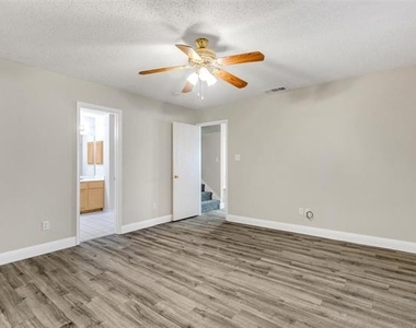 8105 Flowertree Drive - Photo Thumbnail 11