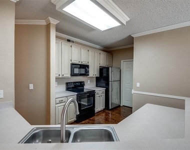8216 Rincon Street - Photo Thumbnail 4