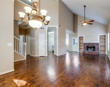 8216 Rincon Street - Photo Thumbnail 3