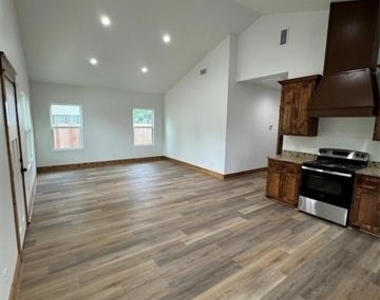 409 Fifth Street - Photo Thumbnail 1