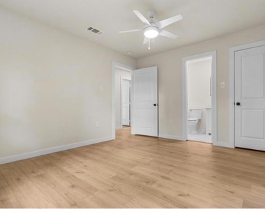 3915 Coolidge Street - Photo Thumbnail 9