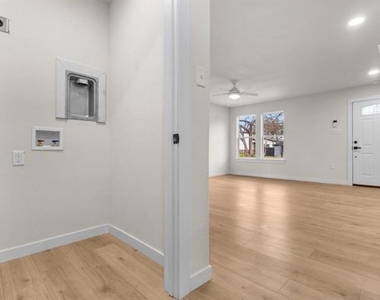 3915 Coolidge Street - Photo Thumbnail 8