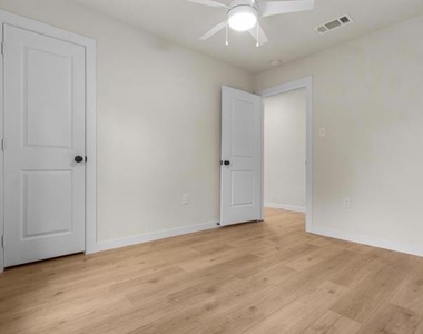 3915 Coolidge Street - Photo Thumbnail 13