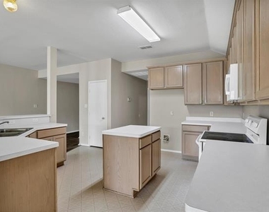 9641 Olivia Drive - Photo Thumbnail 8