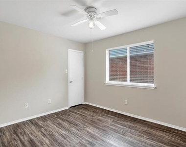 9641 Olivia Drive - Photo Thumbnail 14