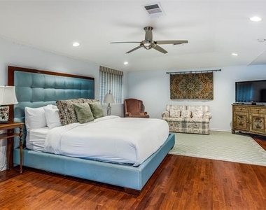 7136 Lyre Lane - Photo Thumbnail 14