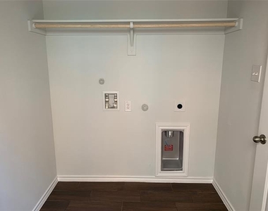 1708 Wayne Lane - Photo Thumbnail 9