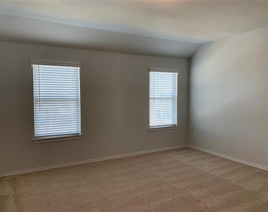 1708 Wayne Lane - Photo Thumbnail 17