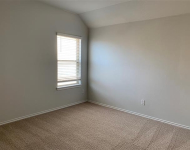 1708 Wayne Lane - Photo Thumbnail 16