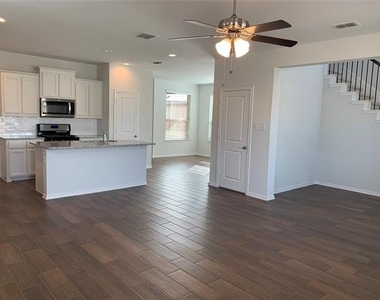 1708 Wayne Lane - Photo Thumbnail 3