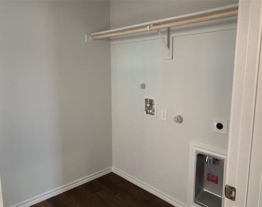 1708 Wayne Lane - Photo Thumbnail 25
