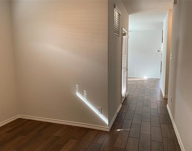 1708 Wayne Lane - Photo Thumbnail 10