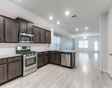 4120 Spur Trail Drive - Photo Thumbnail 8