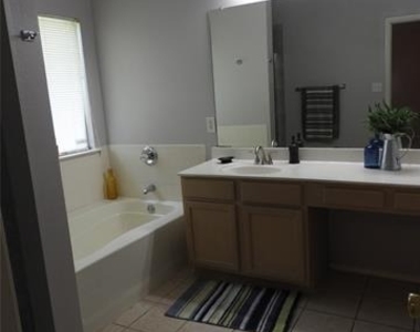 9132 Harrisburg Lane - Photo Thumbnail 8