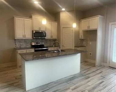 825 Eaglescliffe Landing - Photo Thumbnail 3