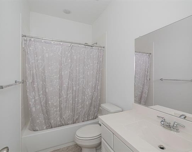 720 Wycliffe Drive - Photo Thumbnail 7