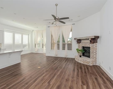 720 Wycliffe Drive - Photo Thumbnail 4