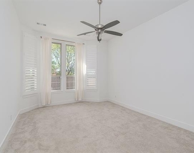 720 Wycliffe Drive - Photo Thumbnail 12