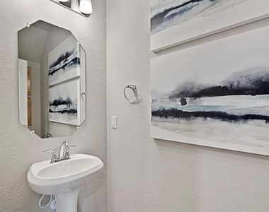 3036 Shire Drive - Photo Thumbnail 18