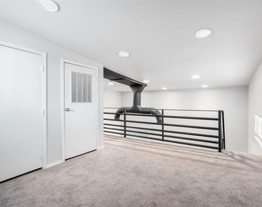 2208 W Rosedale Street S - Photo Thumbnail 3