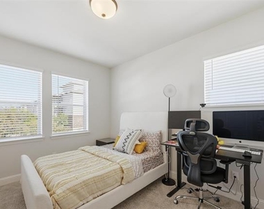 3544 Thistlewood Drive - Photo Thumbnail 6