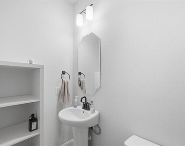 3544 Thistlewood Drive - Photo Thumbnail 3