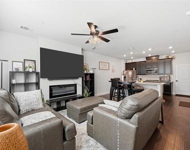 3544 Thistlewood Drive - Photo Thumbnail 2
