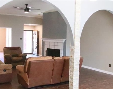 2226 Orchard Trail - Photo Thumbnail 4