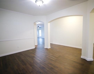 2221 Rodgers Lane - Photo Thumbnail 10