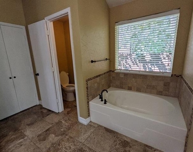 1321 Meadowbrook Drive - Photo Thumbnail 11