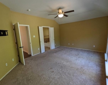 1321 Meadowbrook Drive - Photo Thumbnail 9
