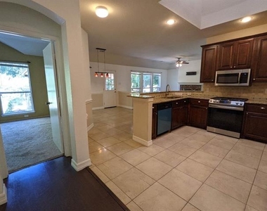 1321 Meadowbrook Drive - Photo Thumbnail 4
