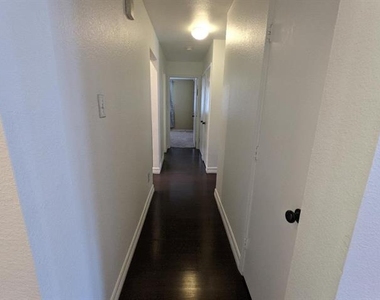 1321 Meadowbrook Drive - Photo Thumbnail 15