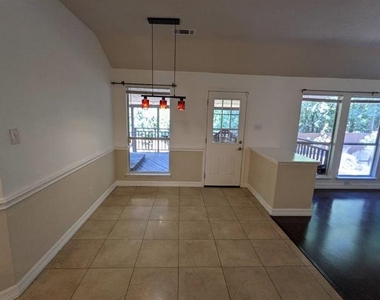 1321 Meadowbrook Drive - Photo Thumbnail 5