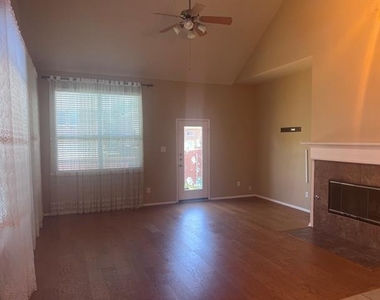 11490 La Grange Drive - Photo Thumbnail 6
