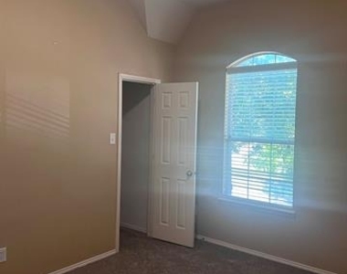 11490 La Grange Drive - Photo Thumbnail 13