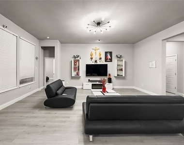 3722 Autumncrest Street - Photo Thumbnail 9