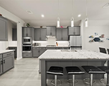 3722 Autumncrest Street - Photo Thumbnail 10