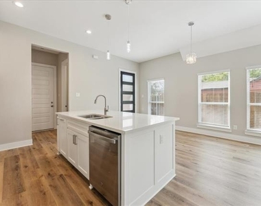 2811 Harston Street - Photo Thumbnail 4
